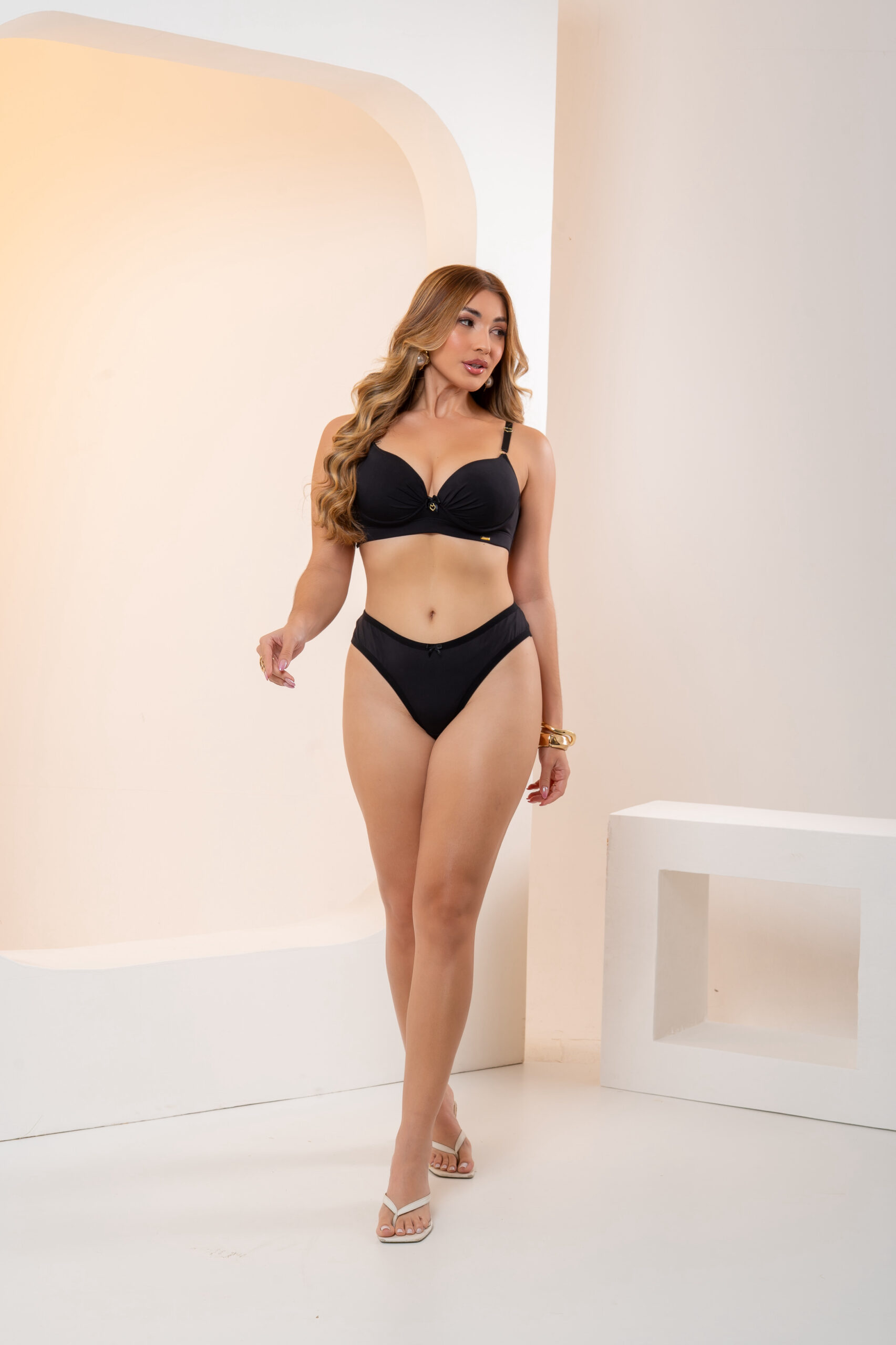 Conjunto COM bojo - Ref 403 PRETO - Imagem 2